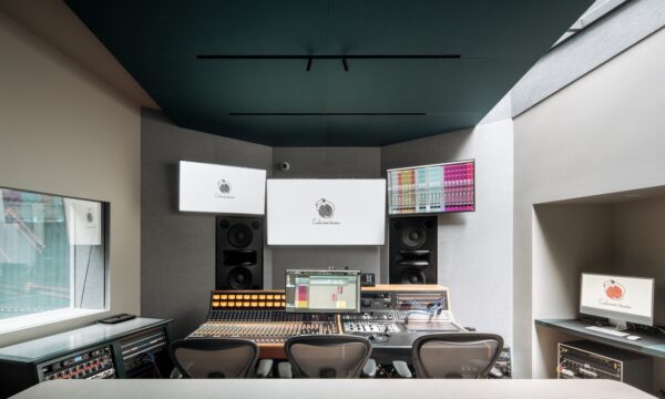 08-12-2022 Cashmere Studio -02 Large